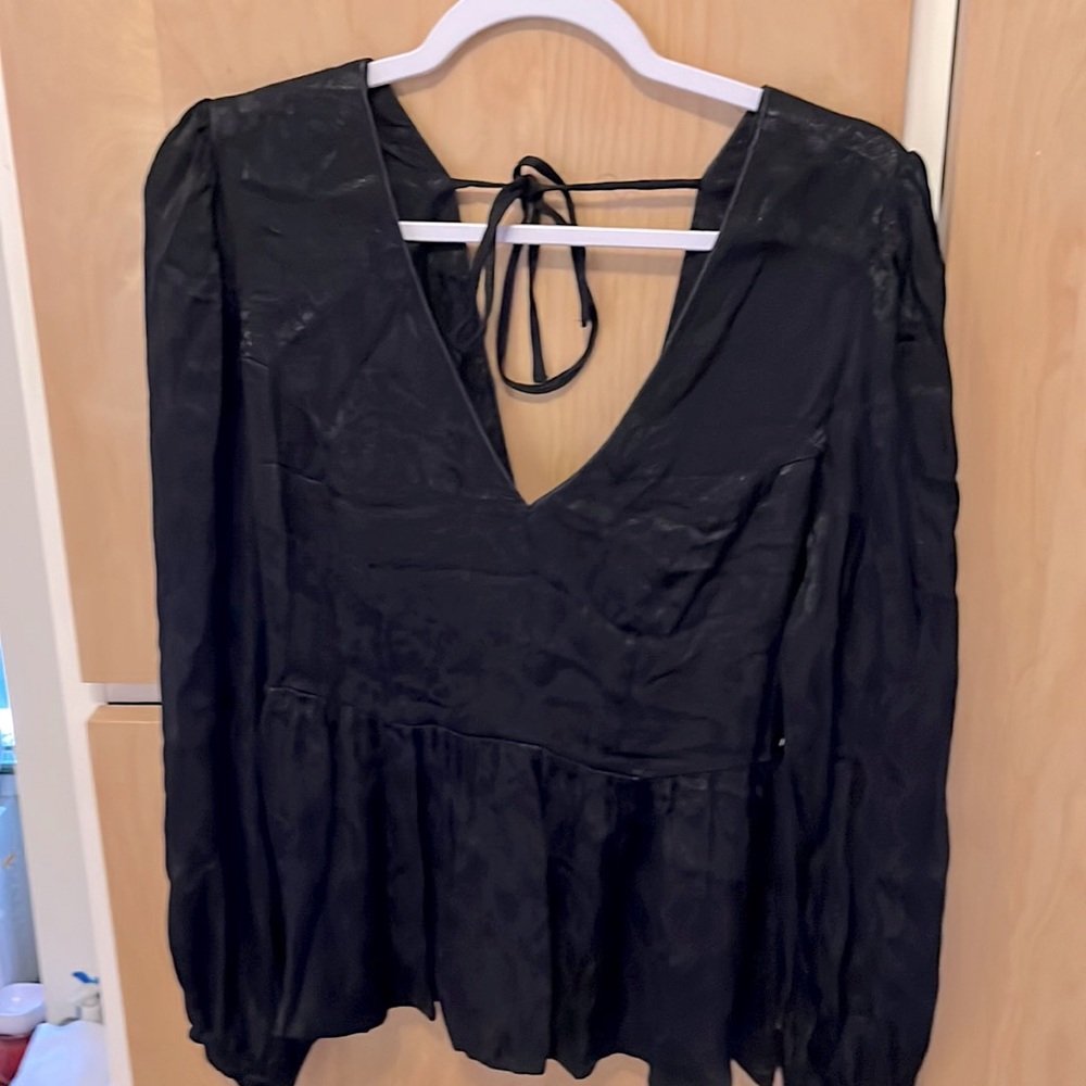 Topshop NWT Size 10 black blouse